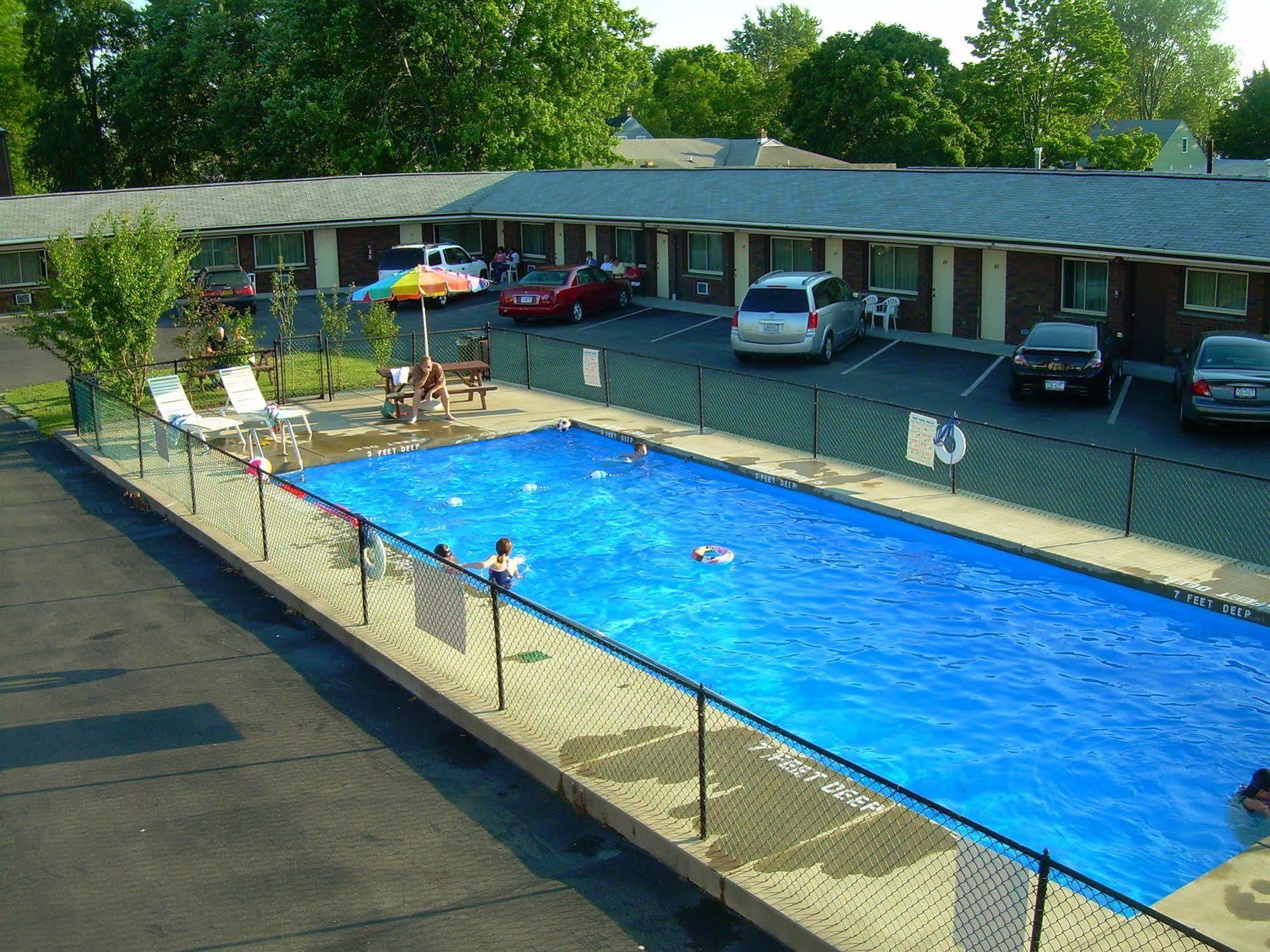 Swiss Cottage Inn Καταρράκτες του Νιαγάρα Εξωτερικό φωτογραφία