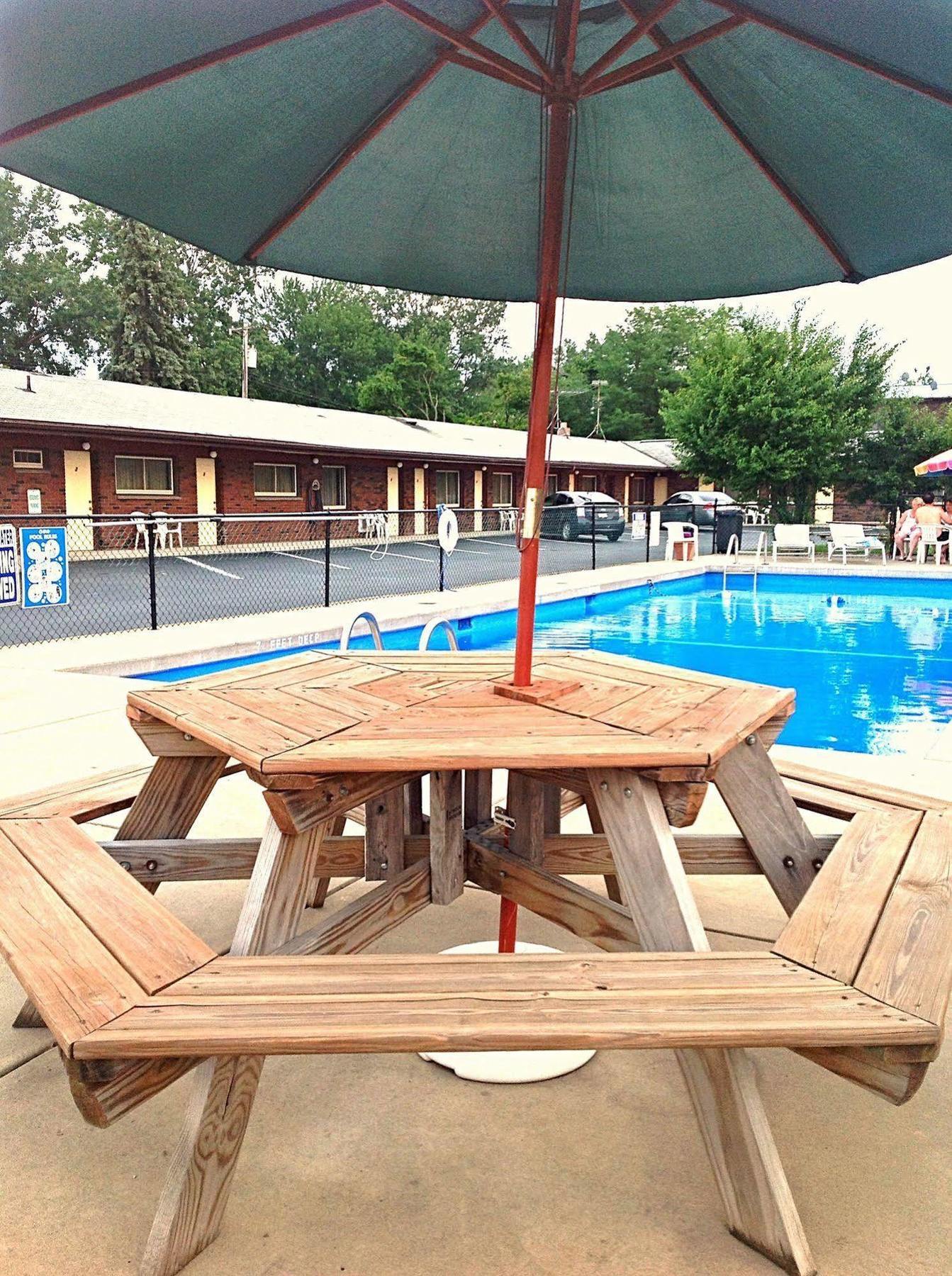 Swiss Cottage Inn Καταρράκτες του Νιαγάρα Εξωτερικό φωτογραφία