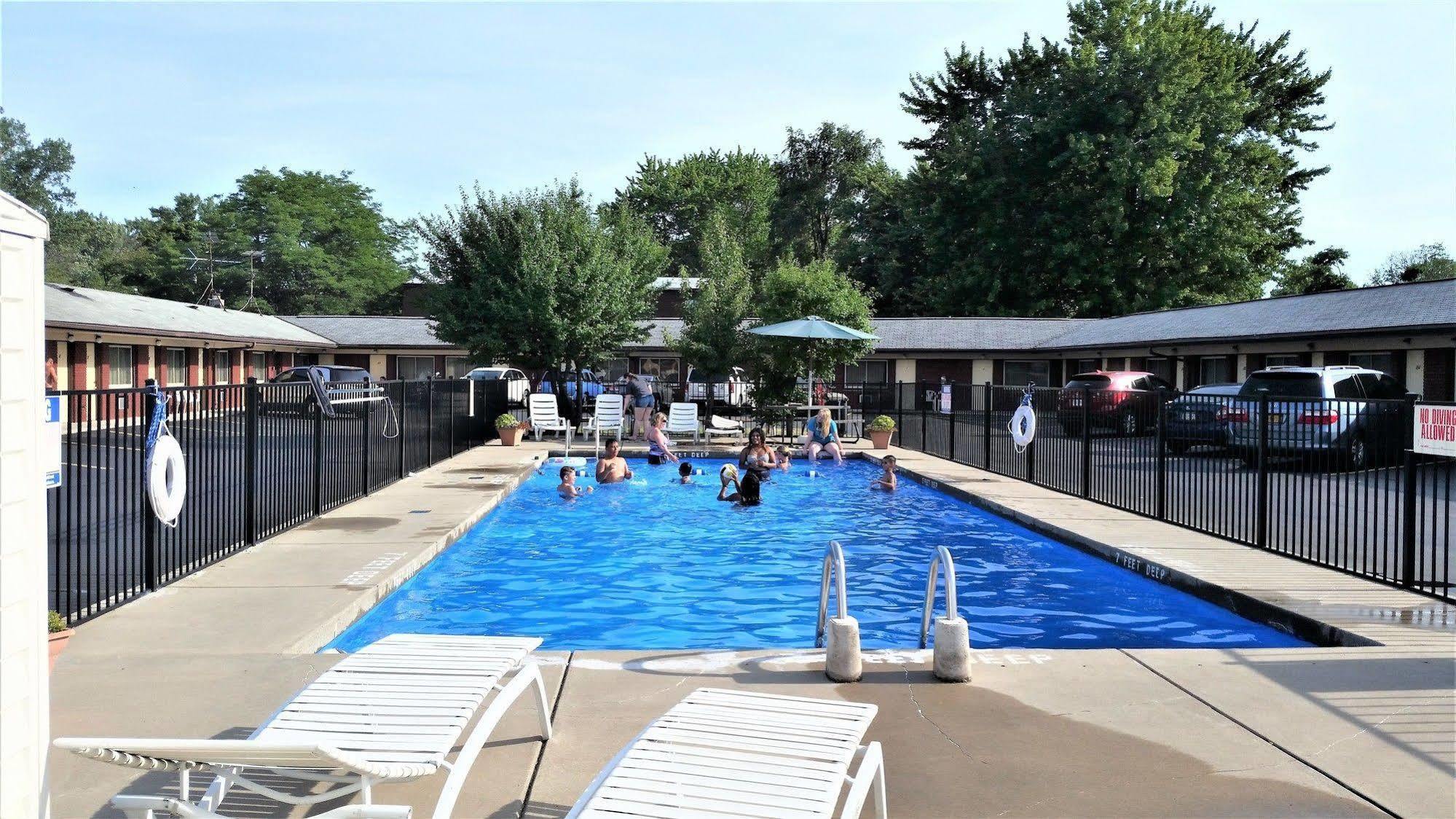 Swiss Cottage Inn Καταρράκτες του Νιαγάρα Εξωτερικό φωτογραφία